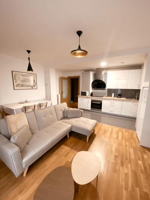 Apartamentos Laurel 로그로노 외부 사진